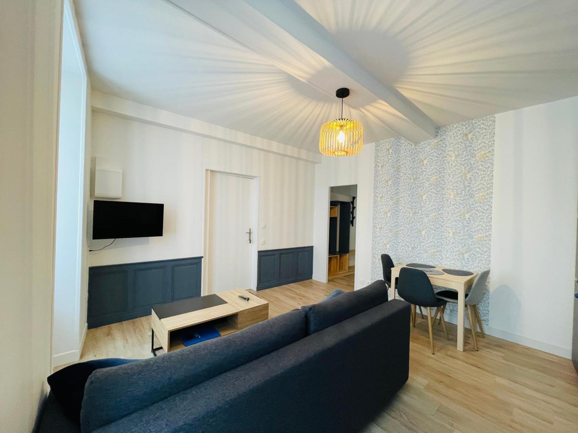 Appartement Avec Cour Privee Saint-Jean-d'Angely Exterior photo