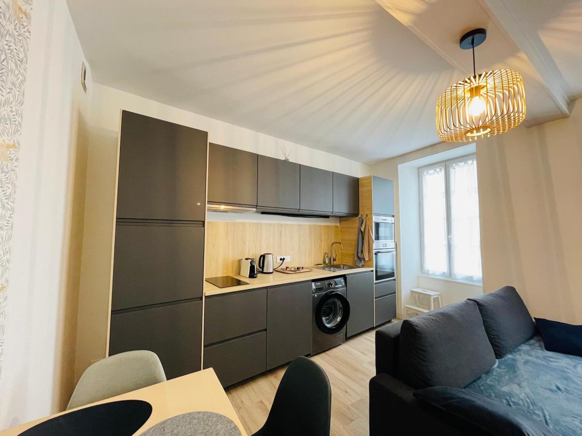 Appartement Avec Cour Privee Saint-Jean-d'Angely Exterior photo